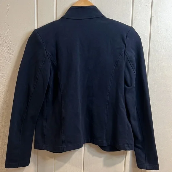 Tommy Hilfiger military band blazer. Super soft, brass buttons, and pockets - Picture 8 of 9